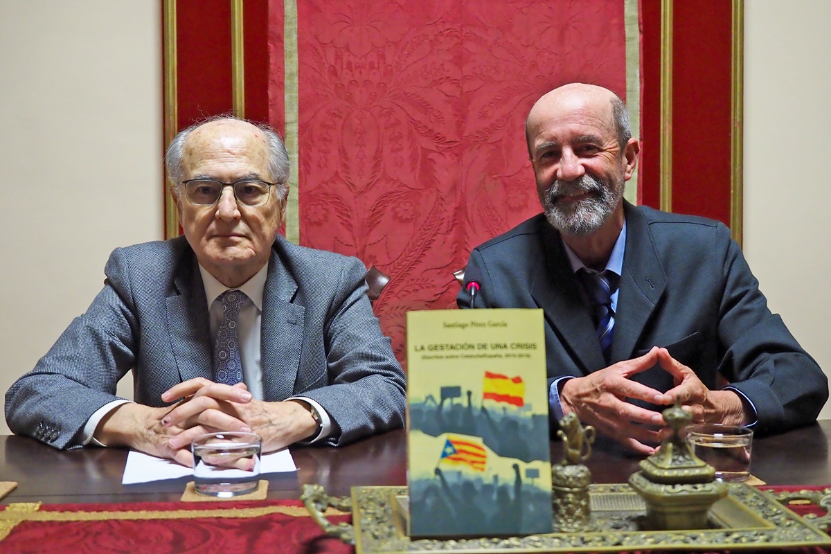 La presentación del libro tuvo lugar ayer en la Real Sociedad Económica de Amigos del País de Tenerife. DA