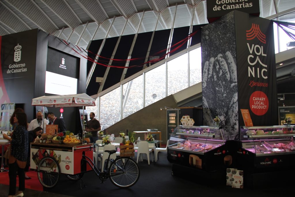 El Gobierno de Canarias, a través de Gestión del Medio rural y Volcanic Xperience, ha impulsado el consumo de los productos locales en esta muestra gastronómica. DA