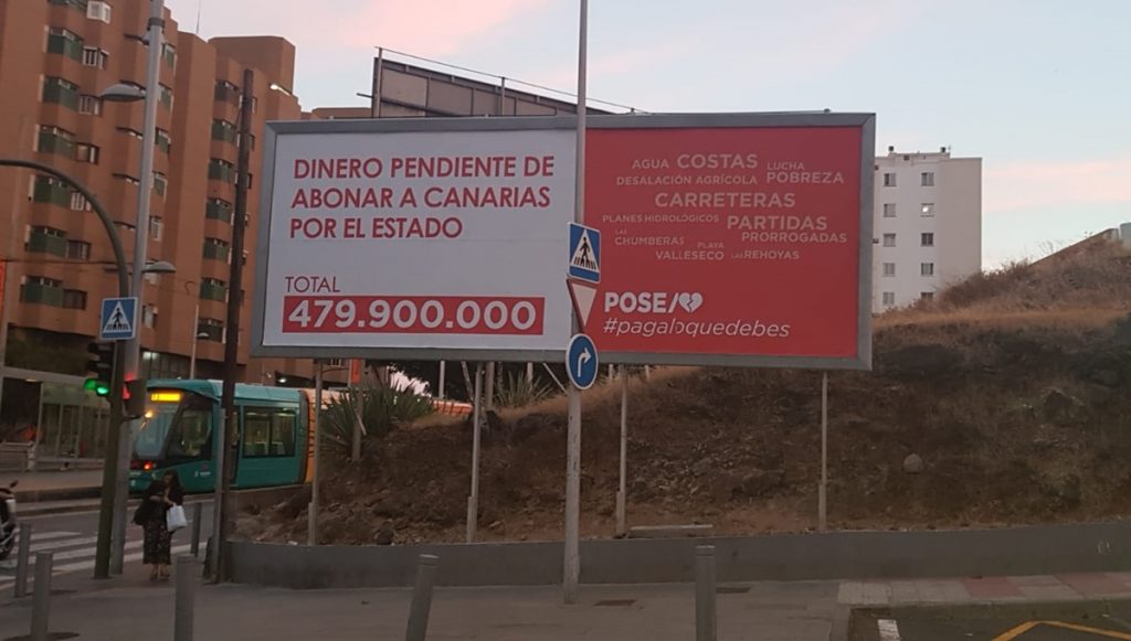 Las vallas se encuentran a lo largo del recorrido que Pedro Sánchez, presidente del Gobierno, llevará a cabo esta tarde| DA