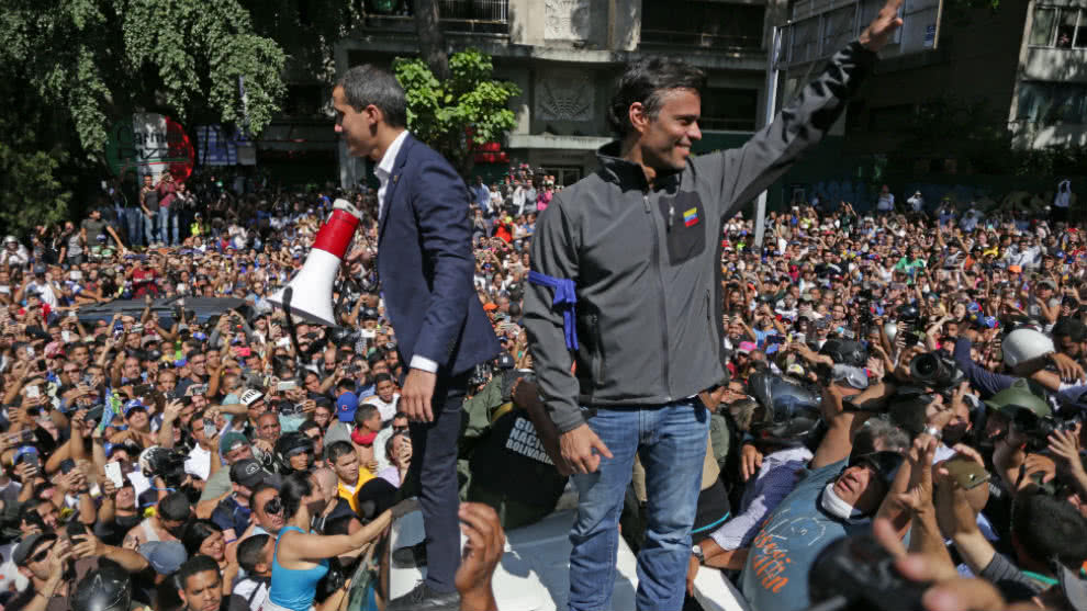 Decenas de personas resultaron heridas por las cargas que la Guardia Nacional Bolivariana efectuó contra la marcha liderada por los opositores Guaidó y López. DA