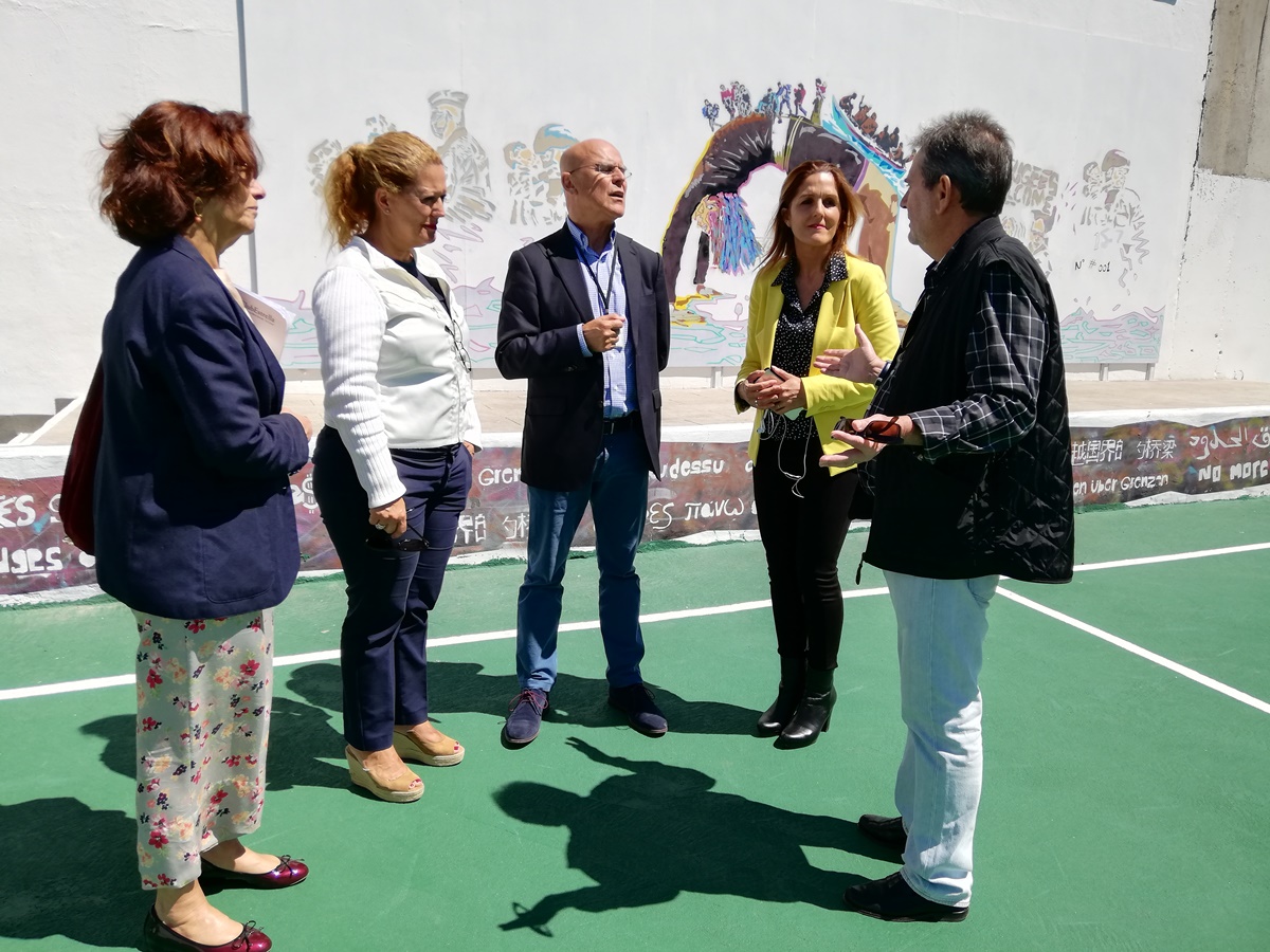 Rafael yanes, durante su visita a Valle Tabares. DA
