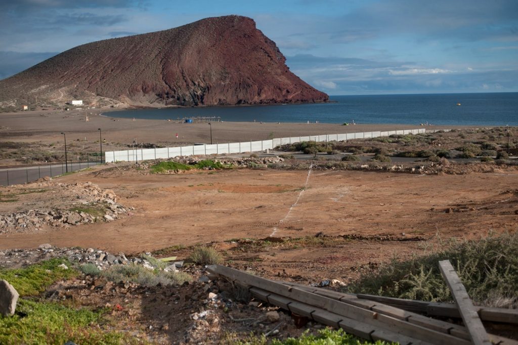 Zona delimitada para la construcción del hotel Tejita Luxury Beach Resort, de 883 camas, con categoría de cinco estrellas. Fran Pallero