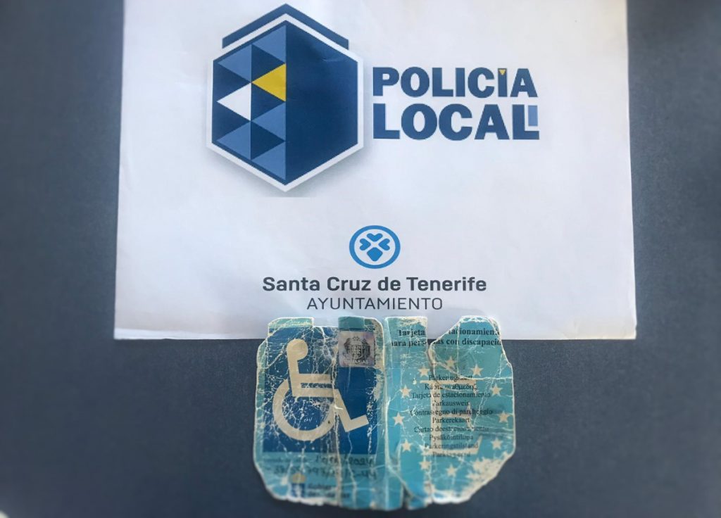 Denunciada por usar la tarjeta de movilidad reducida de su expareja