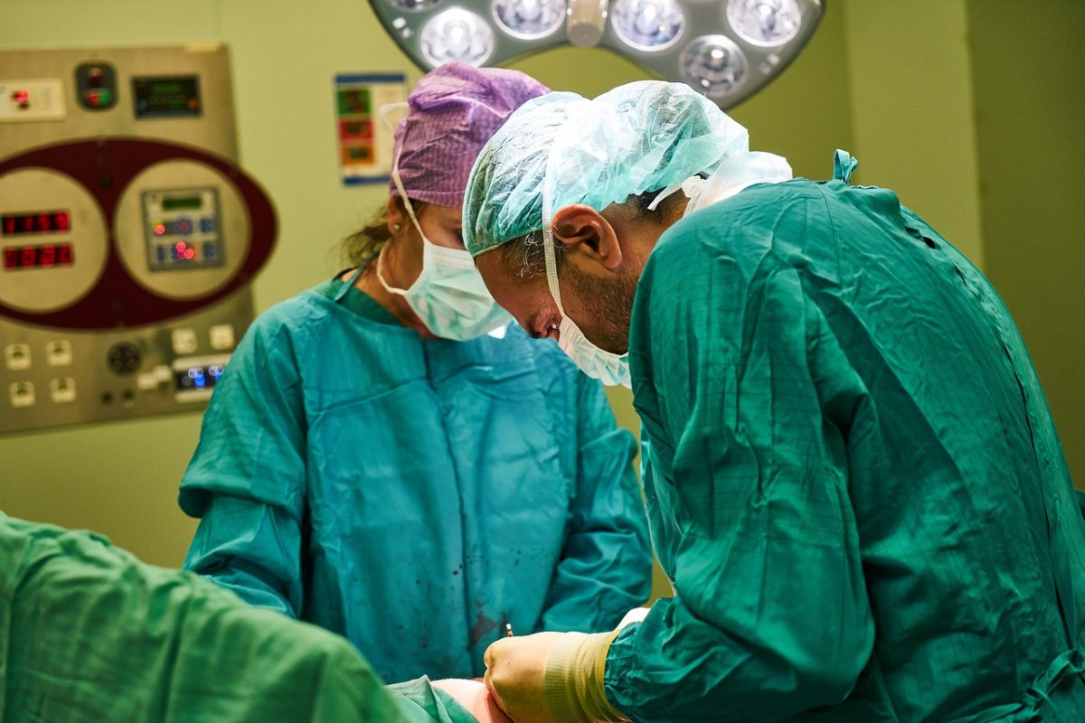 Foto de recurso de una intervención quirúrgica. Pixabay