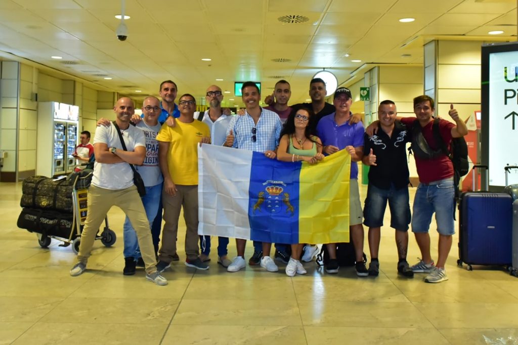 El grupo de profesionales insulares en Madrid, justo antes de partir hacia China| DA