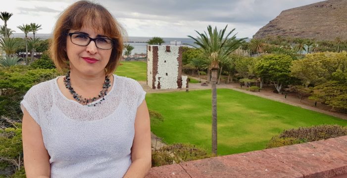 Elena García consejera de Deportes del Cabildo, nos acerca el Triatlón de La Gomera