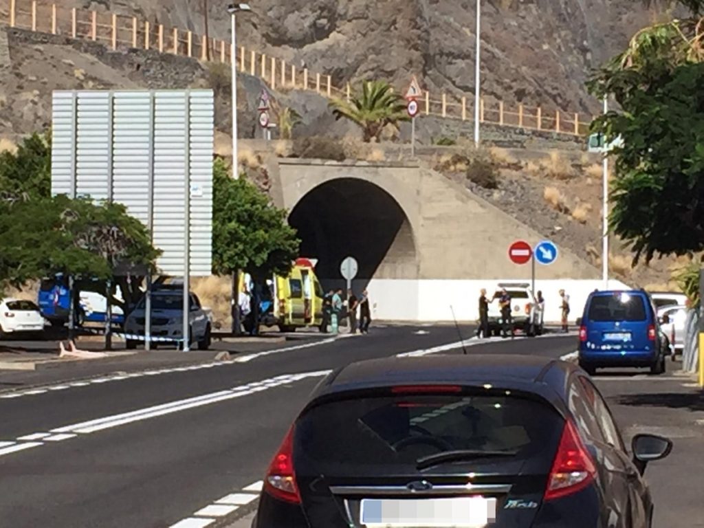 Accidente de ciclista en la Dársena Pesquera de Santa Cruz| DA