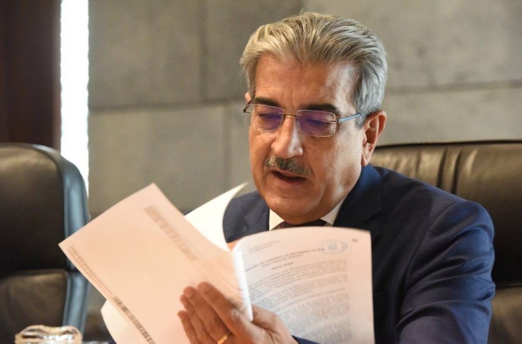 Canarias presentará su presupuesto a final de año con una "hipótesis moderada" si no hay Gobierno. EP