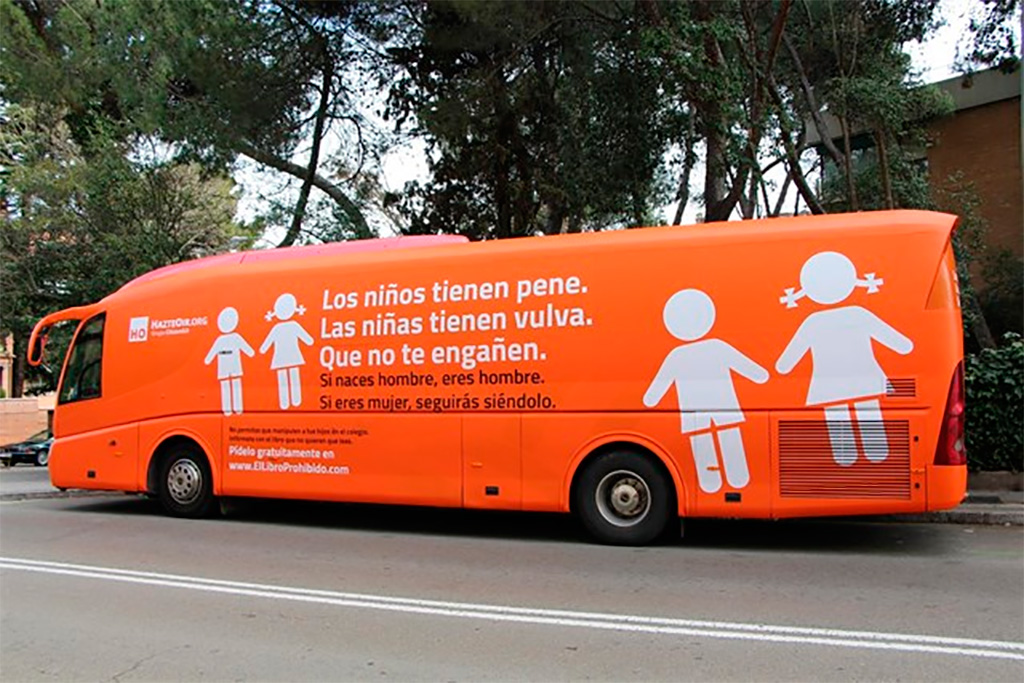 La Consejería de Educación afirma que enviará un escrito a los centros para recordar que las charlas afectivo-sexuales son legales y CCOO ha denunciado a los ultraconservadores. (Hazte Oír)