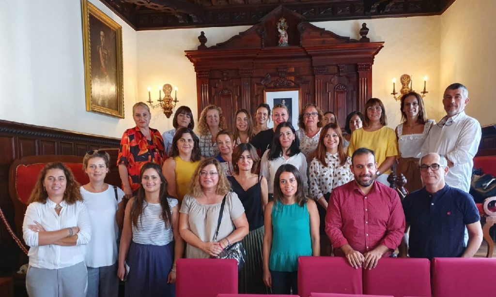 Reunión de la viceconsejera de Derechos Sociales con los ayuntamientos palmeros. DA