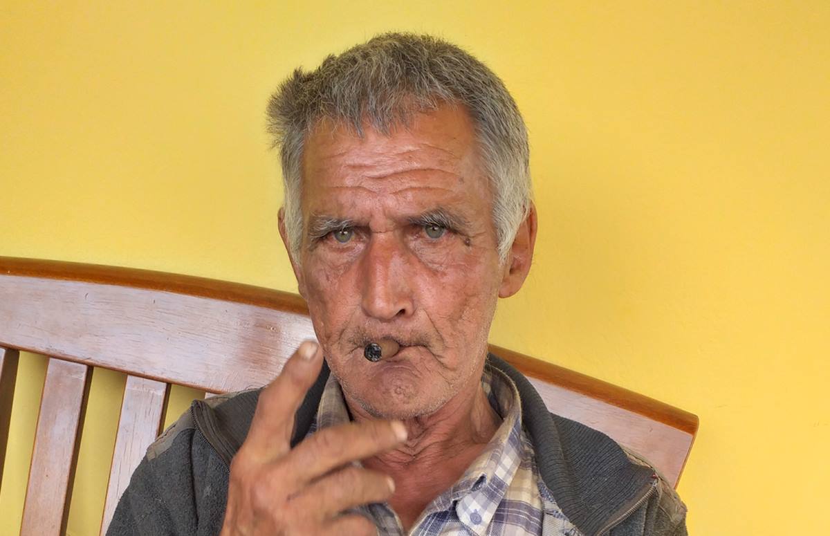 Lorenzo Ramos tocaba la pandereta en el rancho de Teror, uno de los pocos que sobreviven en las Islas. DA