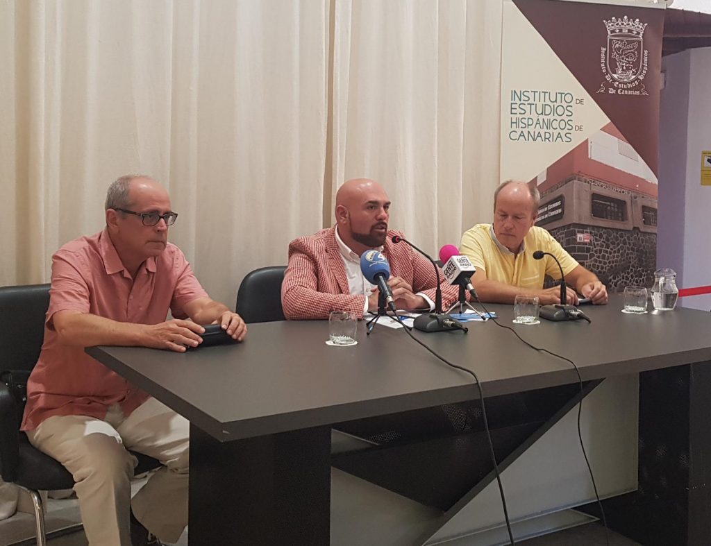 Nicolás Rodríguez, Marco González y Amílcar Fariña presentaron ayer el programa en la sede del IEHC. DA