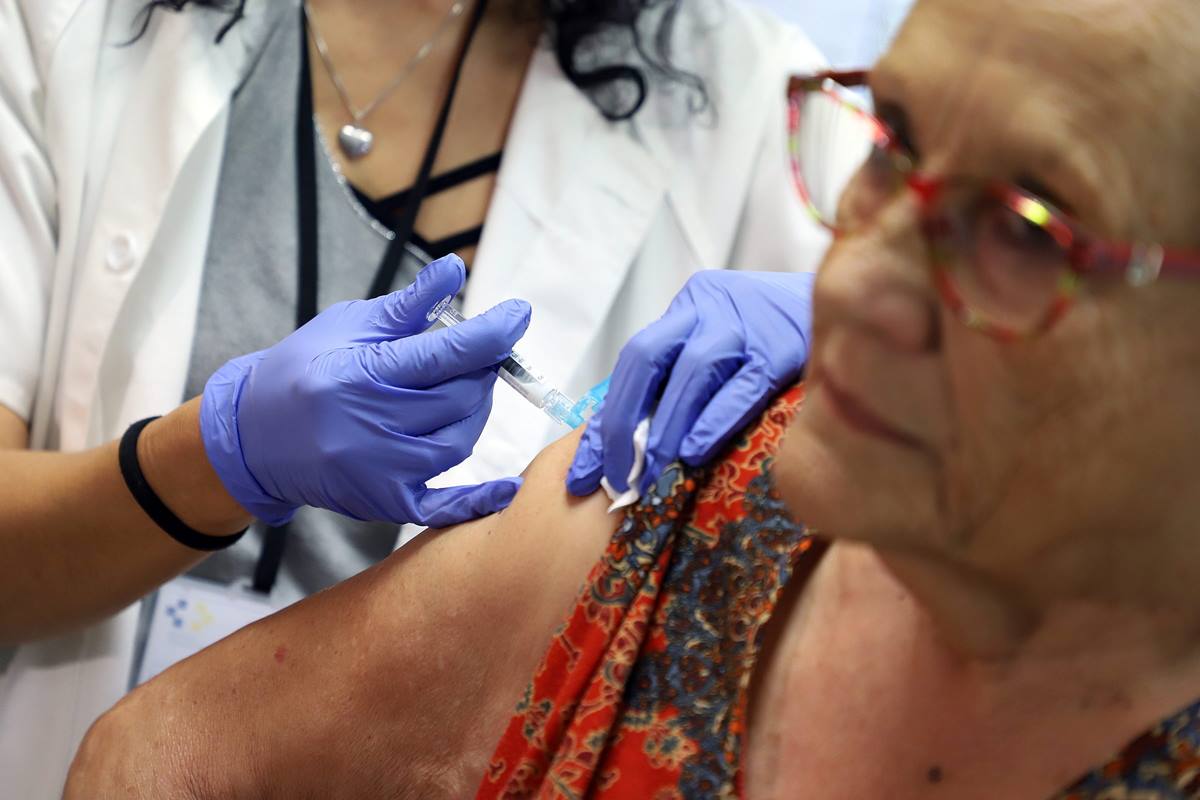 La vacuna antigripal es la mejor opción para prevenir el contagio y minimizar su impacto en el humano. DA