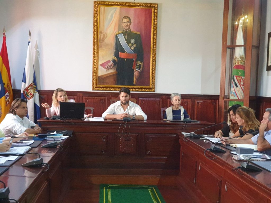 Un momento de la reunión celebrada ayer en Arico. DA