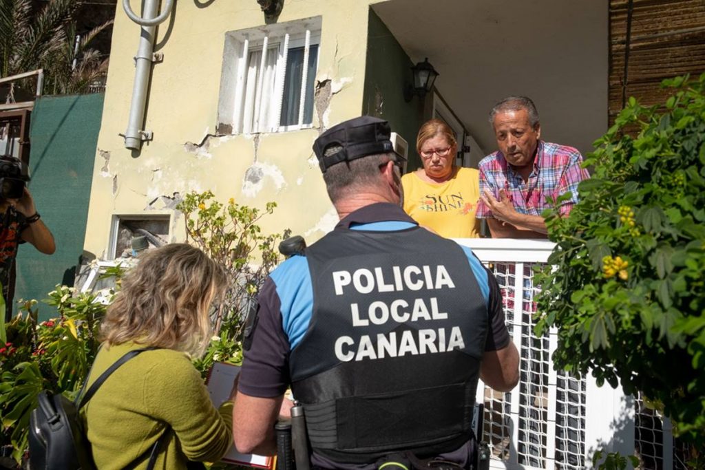 Los vecinos de Santa Lucía partirán el año en sus viviendas habituales y el desalojo tardará en llegar. Fran Pallero