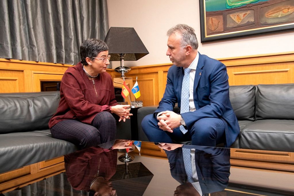 REUNIÓN DE LA MINISTRA DE ASUNTOS EXTERIORES, UNIÓN EUROPEA Y COOPERACIÓN, ARANCHA GONZÁLEZ LAYA, CON EL PRESIDENTE DEL GOBIERNO DE CANARIAS, ÁNGEL VÍCTOR TORRES
