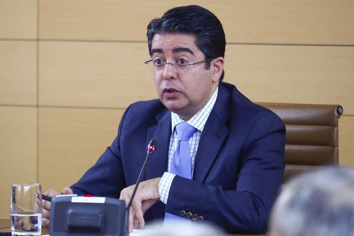 El presidente de la Corporación agiliza los trámites para que la terminal se incluya en el Documento de Regulación Aeroportuaria de AENA. FOTO: Sergio Méndez