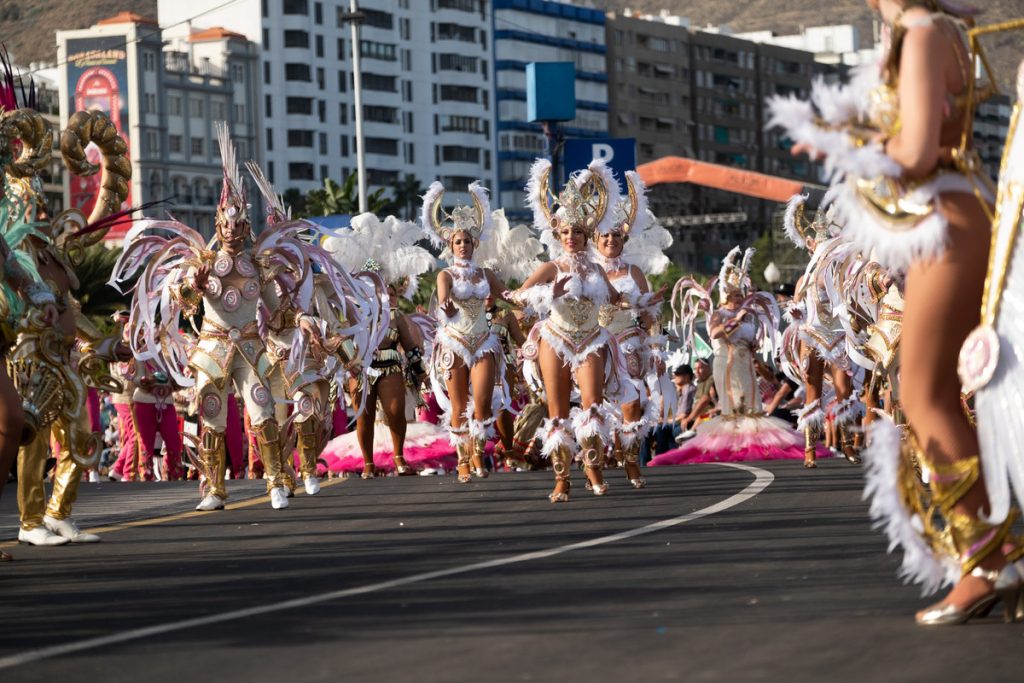 El Coso del Carnaval de Santa Cruz se llena de turistas: 270 guaguas llegarán para verlo