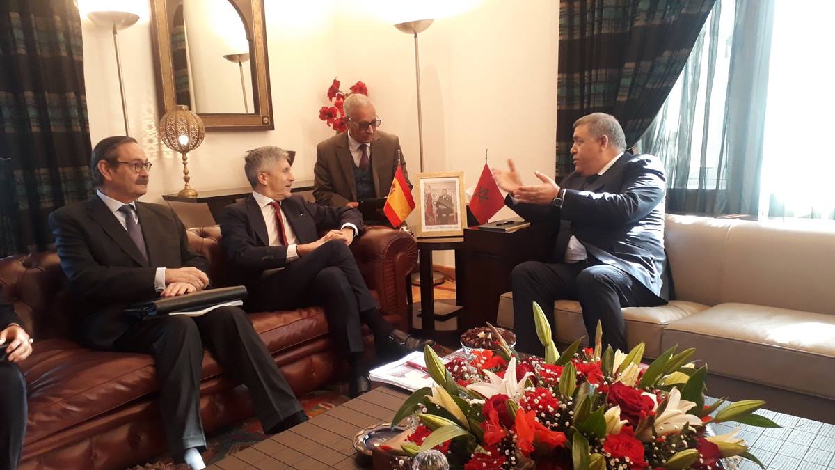 Fernando Grande-Marlaska, con su homólogo marroquí, Abdelouafi Laftit, ayer, en Rabat. @interiorgob