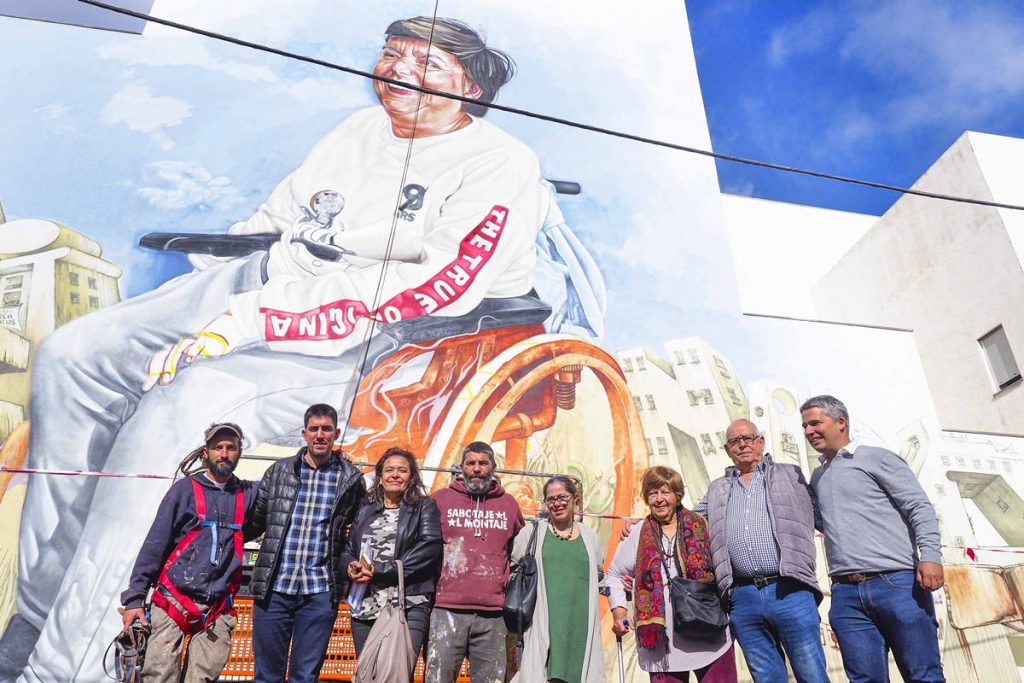 El proyecto Tenique ha conseguido aunar los esfuerzos de escolares, vecinos y artistas para concienciar sobre la discapacidad. Sergio Méndez