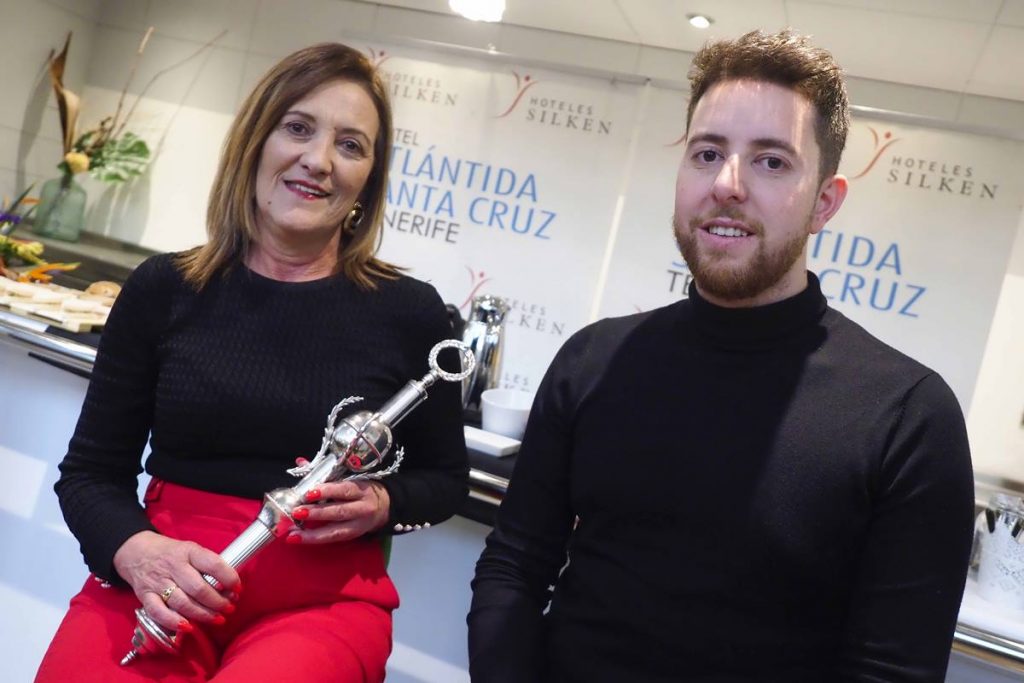 Chelo Pérez y Alexis Santana, ayer, durante la entrevista con los medios. Sergio Méndez