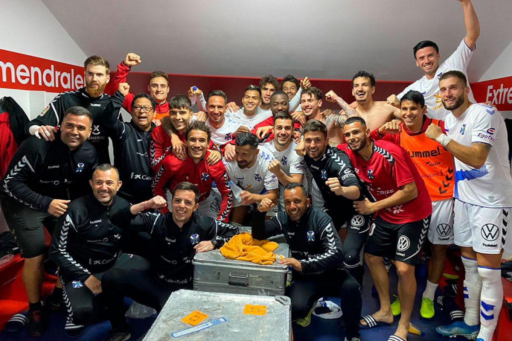 El Tenerife rompe la maldición de Almendralejo y vence 2-4 al Extremadura