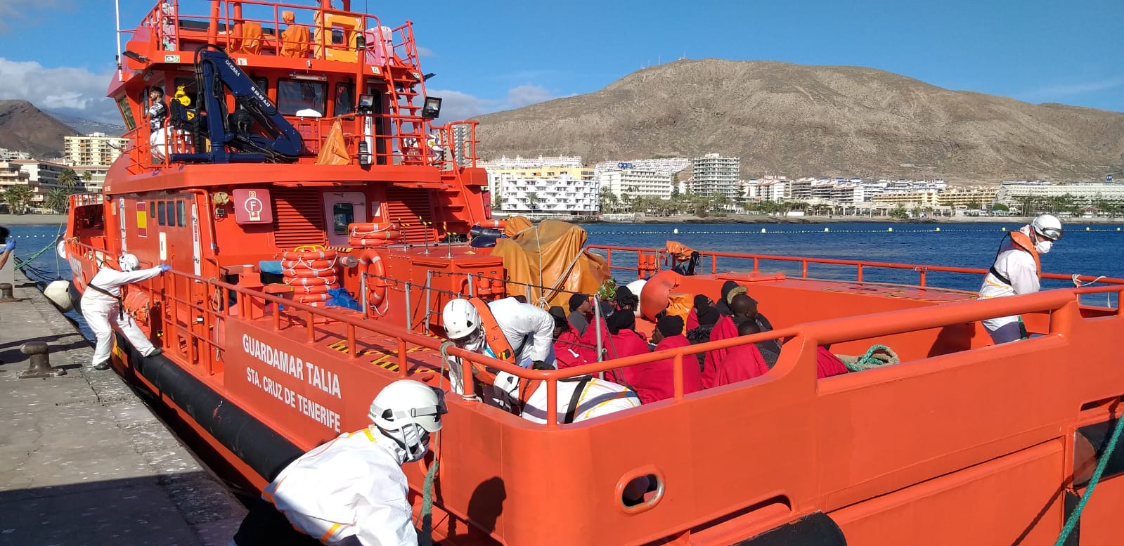 Atraque del Guardamar Talia (Salvamento Marítimo). DA