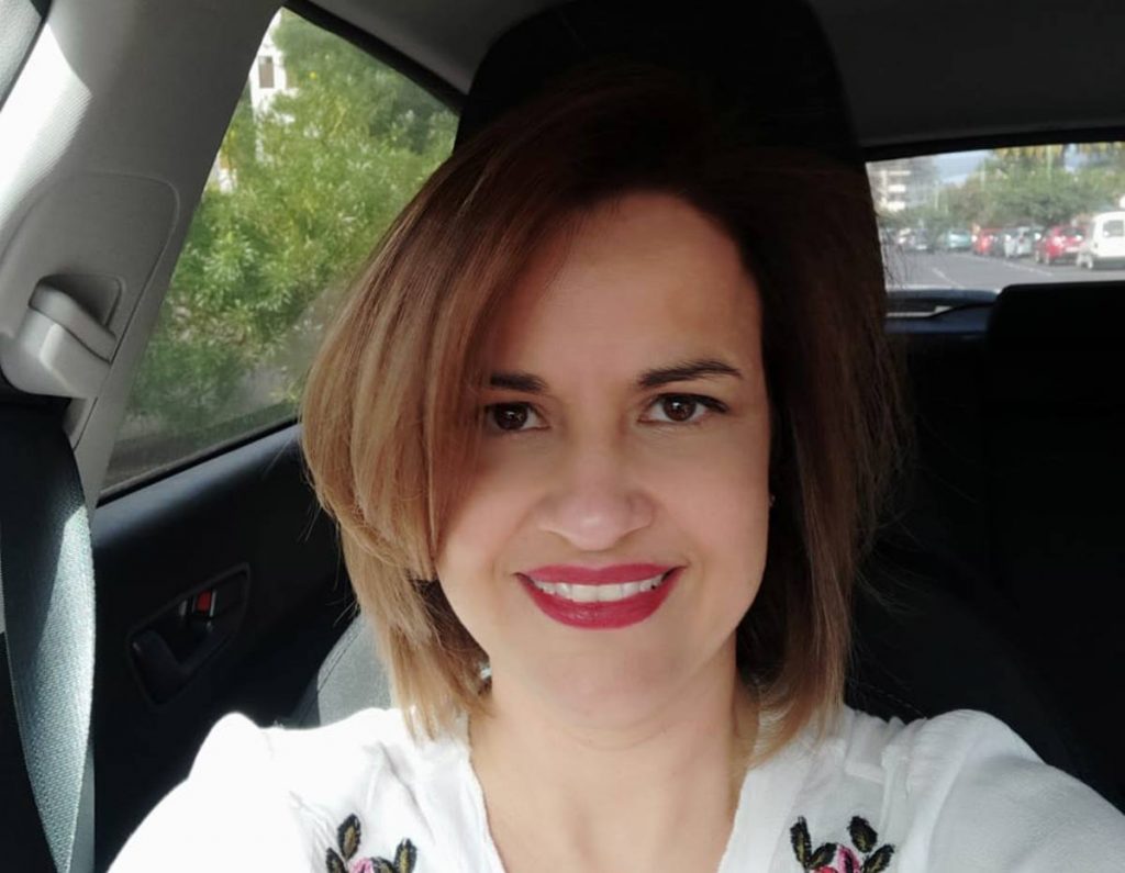 Elia Sacramento y su esposo se organizaron para que su hija Laura no rompiera su rutina. DA