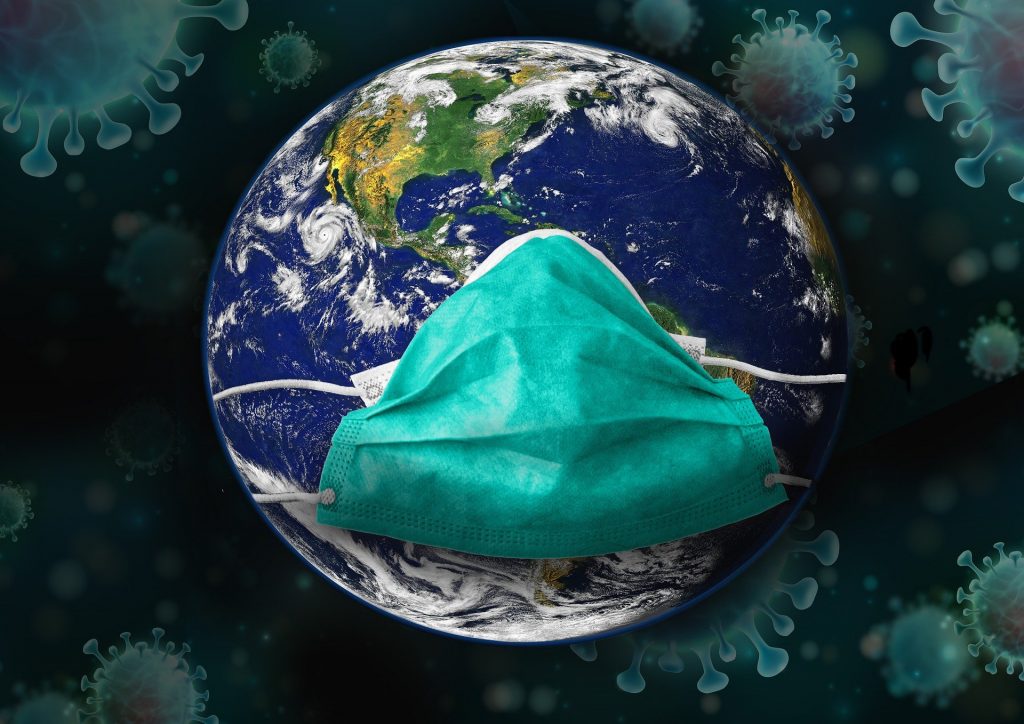 El mundo se pone la mascarilla. / DA