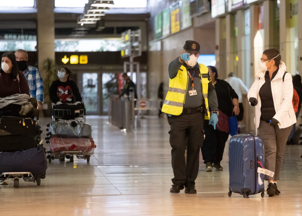 Aeropuerto de Los Rodeos durante el estado de alarma. Fran Pallero