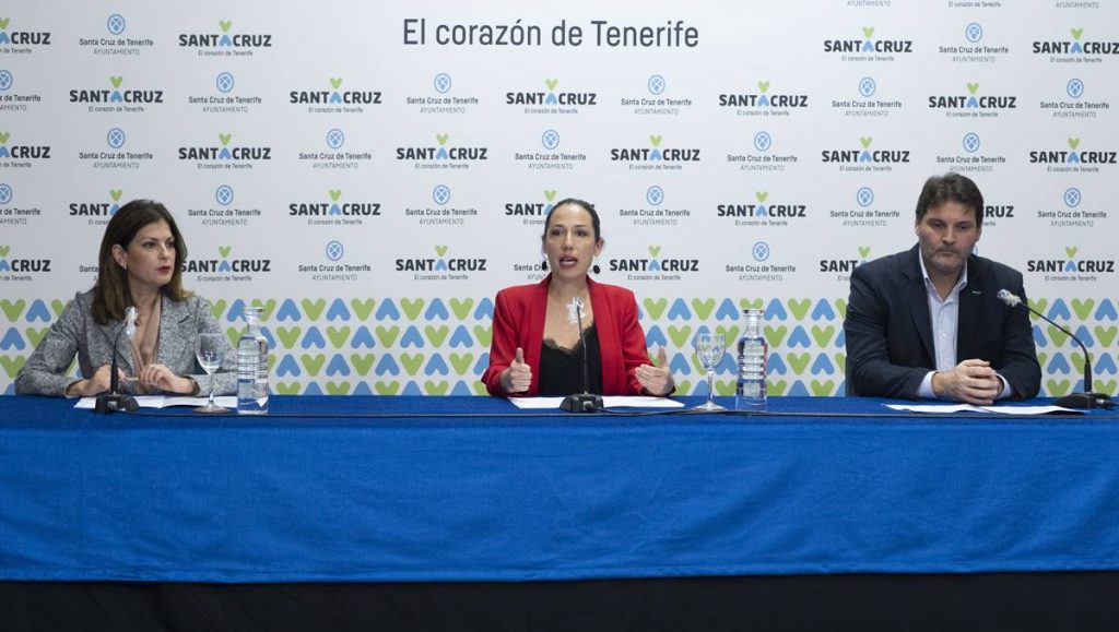 Patricia Hernández, ayer, durante la presentación de las líneas de ayuda. DA