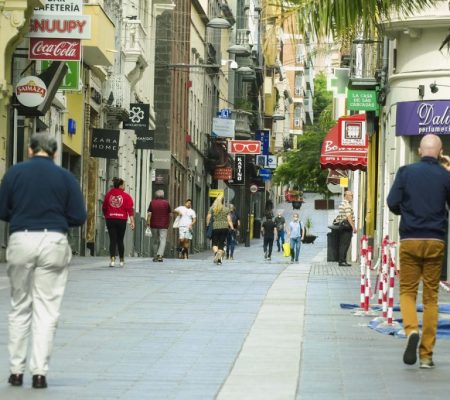Santa Cruz de Tenerife reabre el debate sobre la apertura de comercios los domingos: ¿Se ampliará la zona turística?
