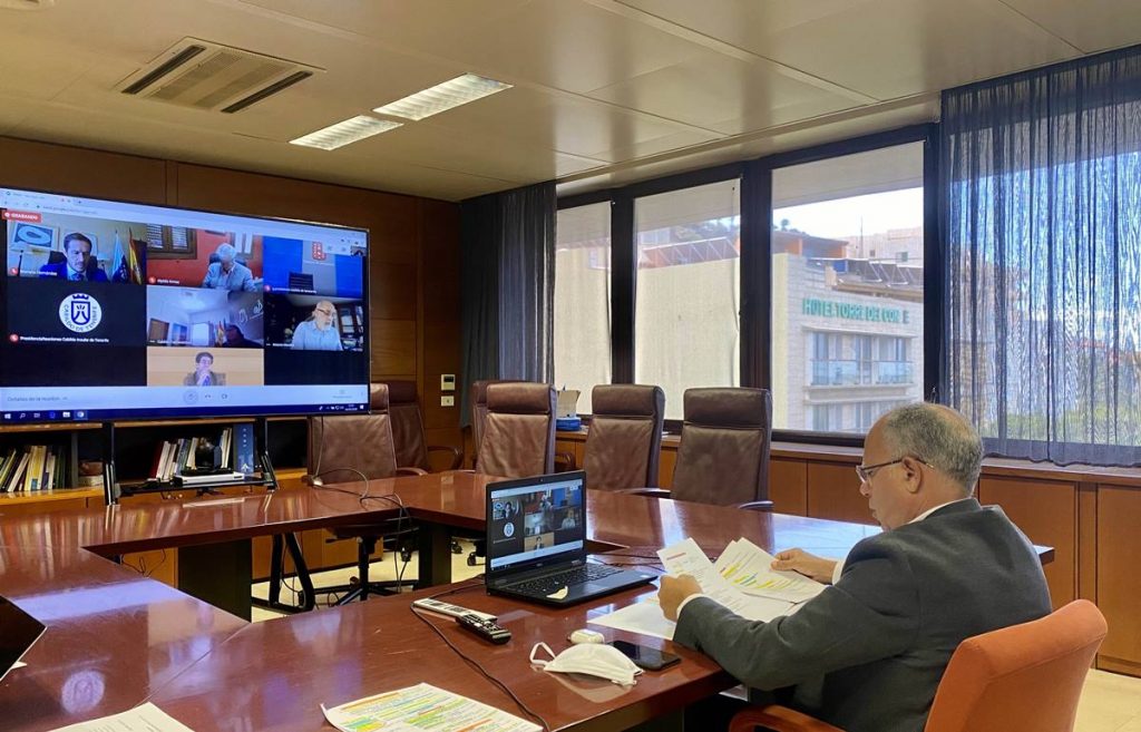 Casimiro Curbelo, durante la reunión telemática de los presidentes de los cabildos. DA