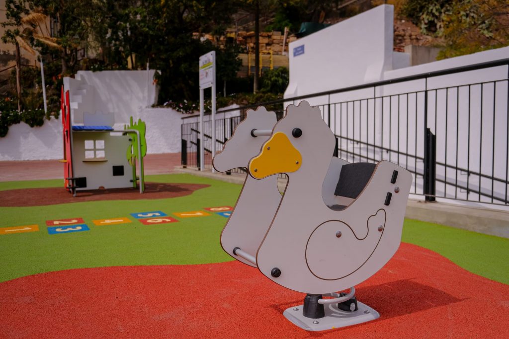 Parques infantiles como el de La Llavita se podrán usar de nuevo. / DA