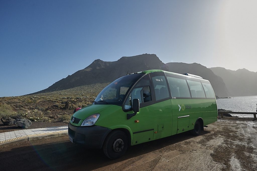 Guagua de acceso a Punta de Teno