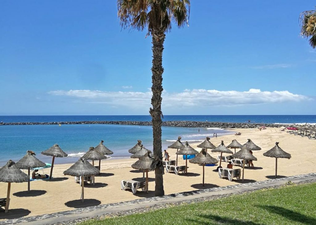 Con la apertura, en la jornada de ayer, de cinco playas, el municipio de Arona avanza hacia la nueva normalidad. DA