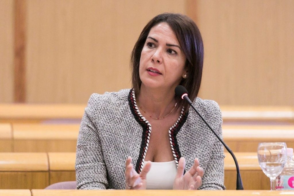 Evelyn Alonso.