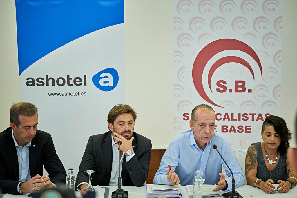 Jorge Marichal (Ashotel) y Manuel Fitas (Sindicalistas de Base)