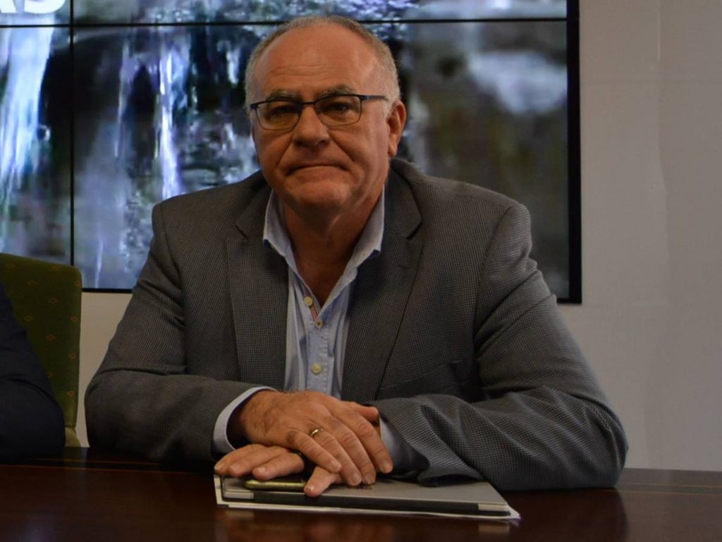 Carlos Cabrera. DA
