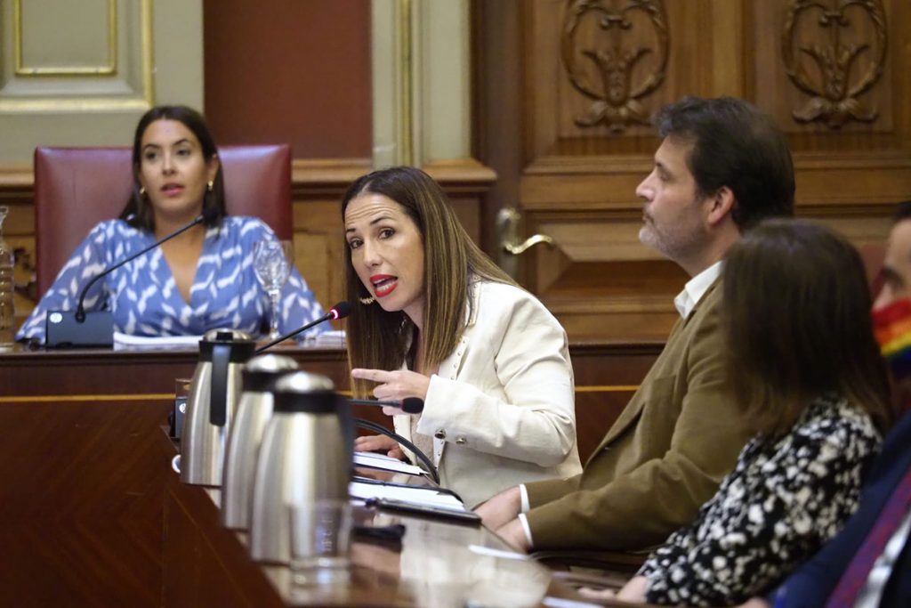 PATRICIA HERNÁNDEZ MOCIÓN CENSURA