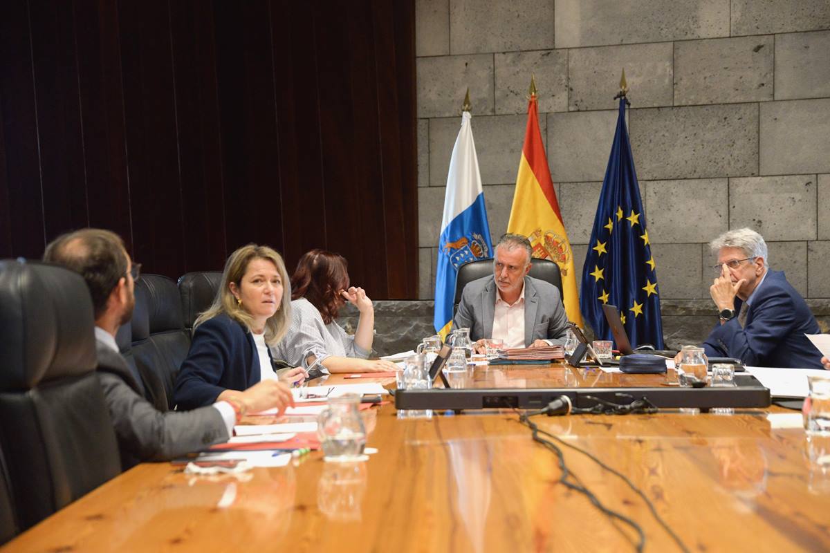 Sesión del Consejo de Gobierno de Canarias en la sede de Santa Cruz de Tenerife. DA