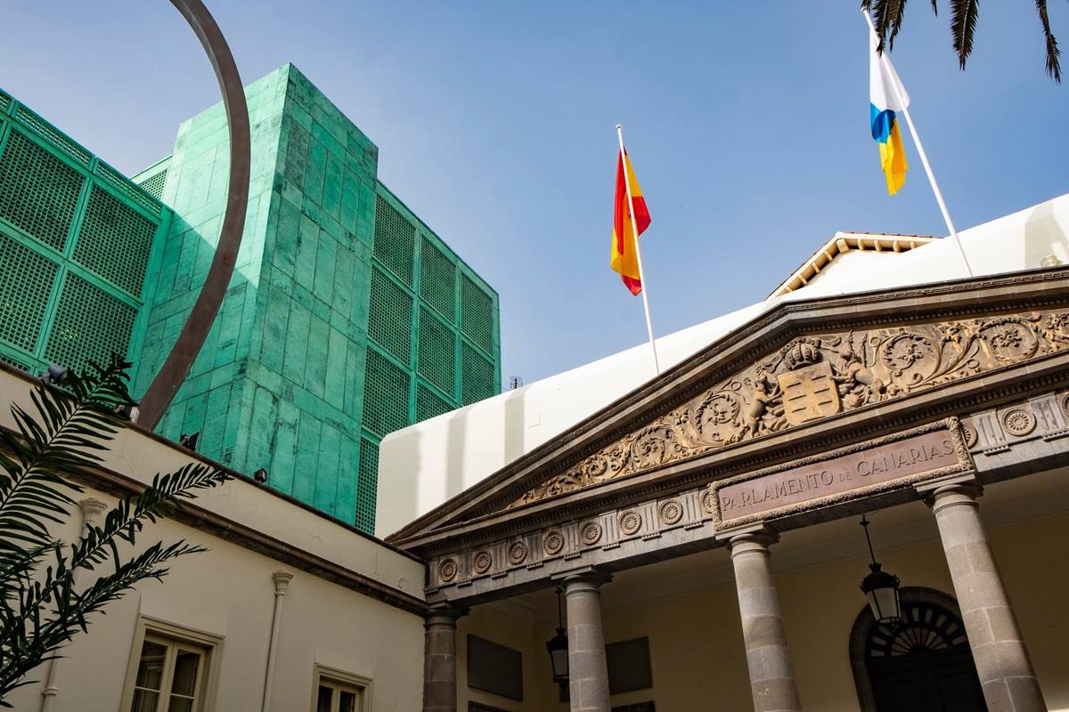 La Cámara regional acogió ayer dos debates sobre el futuro del Archipiélago en las comisiones parlamentarias de Educación y Turismo. DA