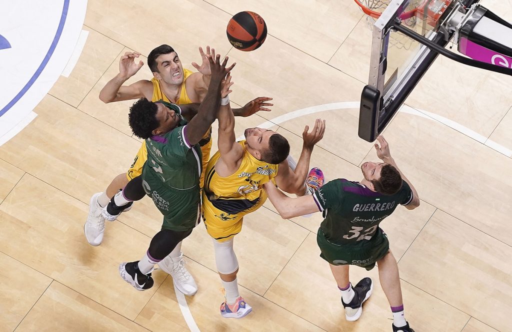 Una acción del Unicaja-Iberostar ACB Photo / M. Pozo