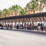 Turistas aeropuerto Tenerife Sur