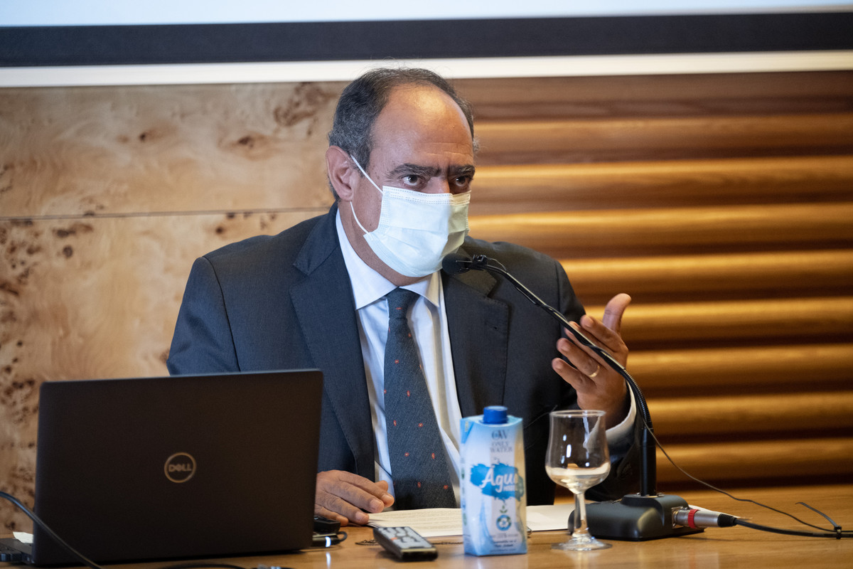 Justo Hernández, profesor de Historia de la Medicina en la ULL, siempre dice que a sus alumnos que “mientras haya vida, habrá epidemias”. FOTO: Fran Pallero