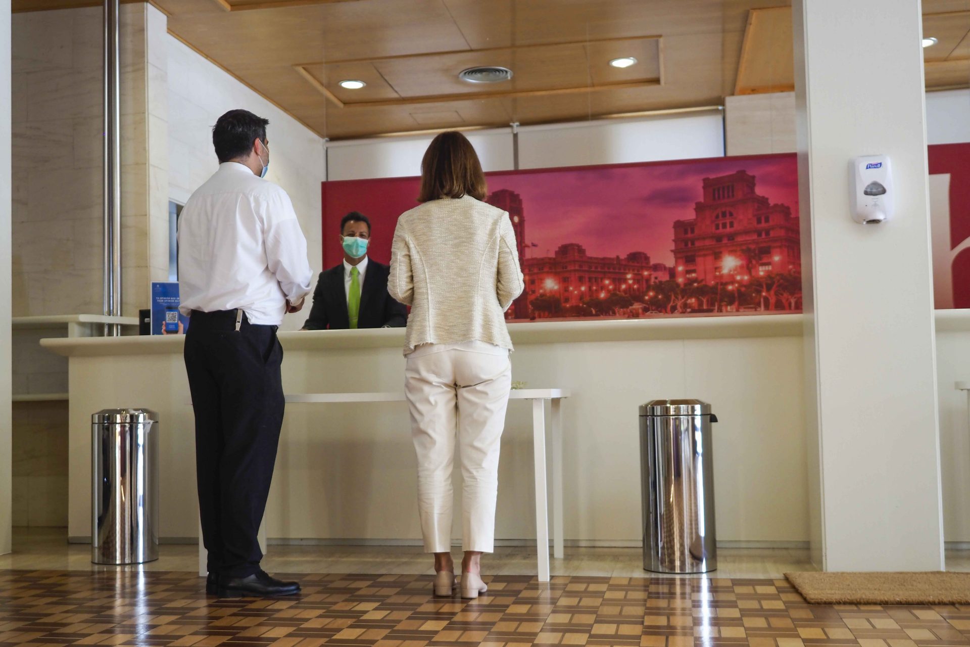 Se propone realizar las pruebas en las recepciones de los hoteles