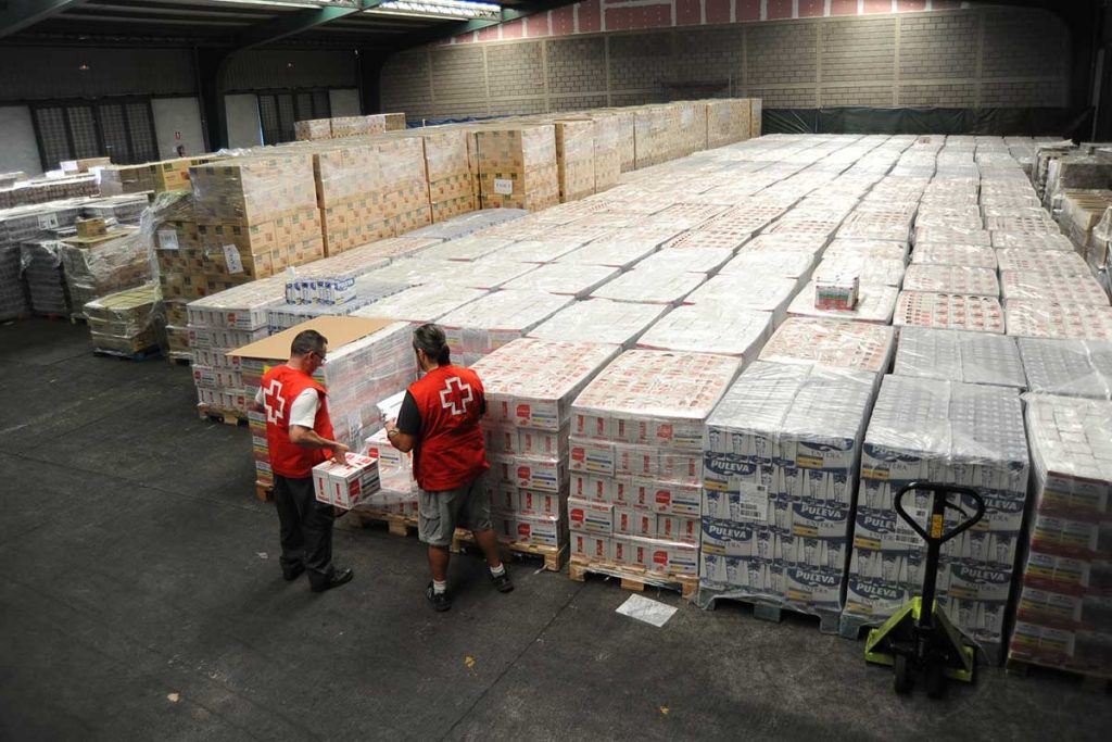 CRUZ ROJA ENTREGA ALIMENTOS ARCHIVO