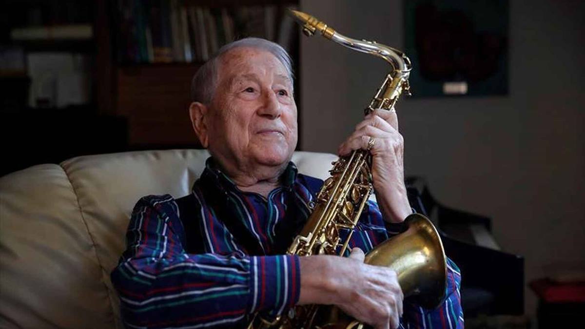 El saxofonista Pedro Iturralde.
