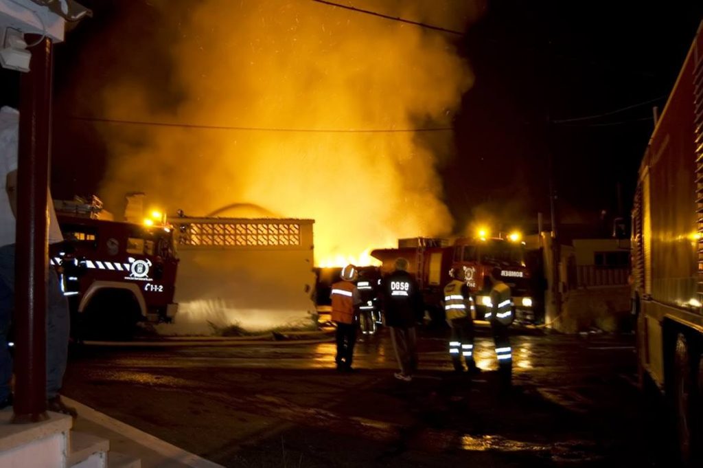 Extinguen un incendio en Tenerife. Bomberos Tenerife