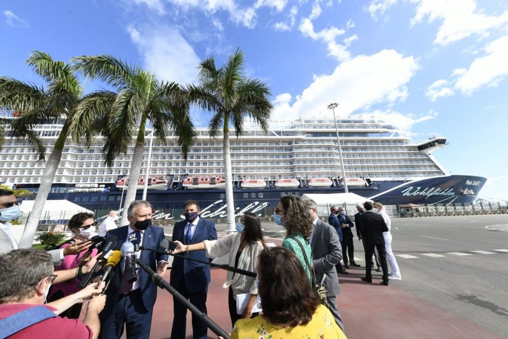 Canarias recibe al primer crucero tras el parón por el Covid-19